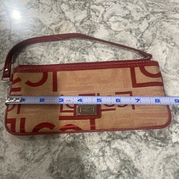 Liz Claiborne wristlet - Picture 5 of 6